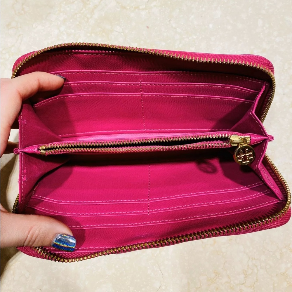 Tory Burch Robinson Zip Continental Wallet, Pink - Picture 5 of 5